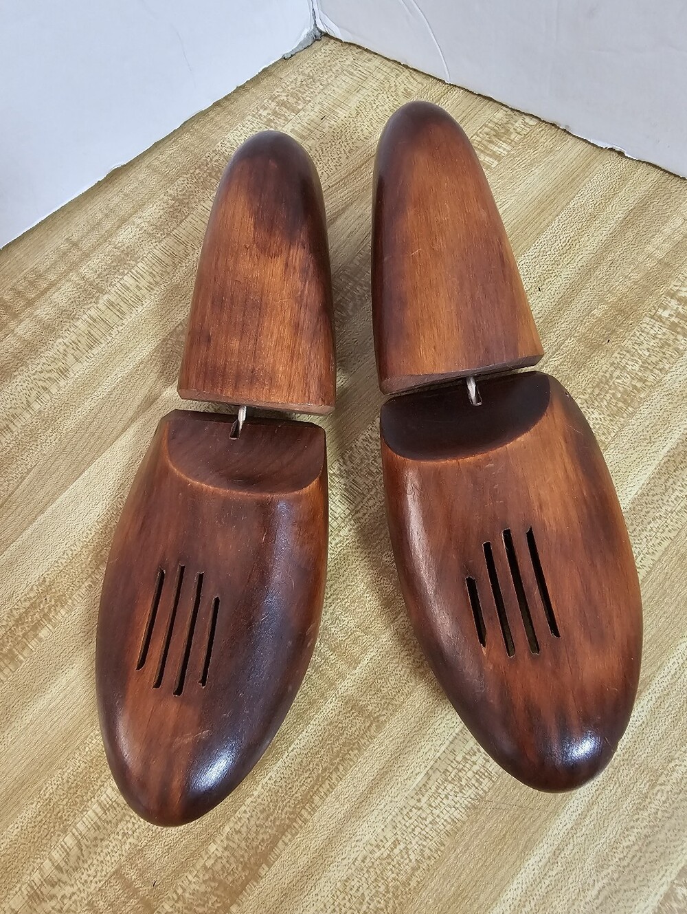 Vintage Pretty FootJoy Wood Shoe Trees 7C Rochester - Read / Minor Chip Under